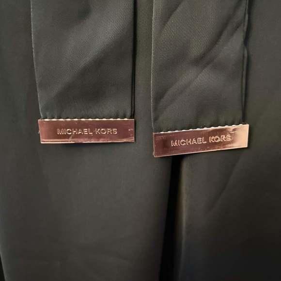 3/5/23- ***NWT*** Michael Kors size L belted pleated tie-waist wide le… - Picture 3 of 4